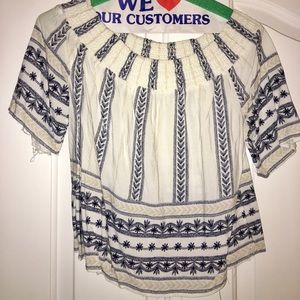 Off the shoulder, crop top